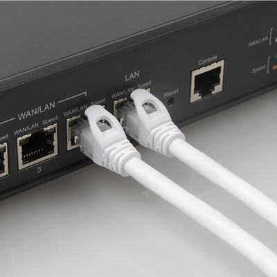 Белая куртка PVC LSZH гибкого провода 24AWG 7/0.2 UTP Cat6 с соединителем RJ45